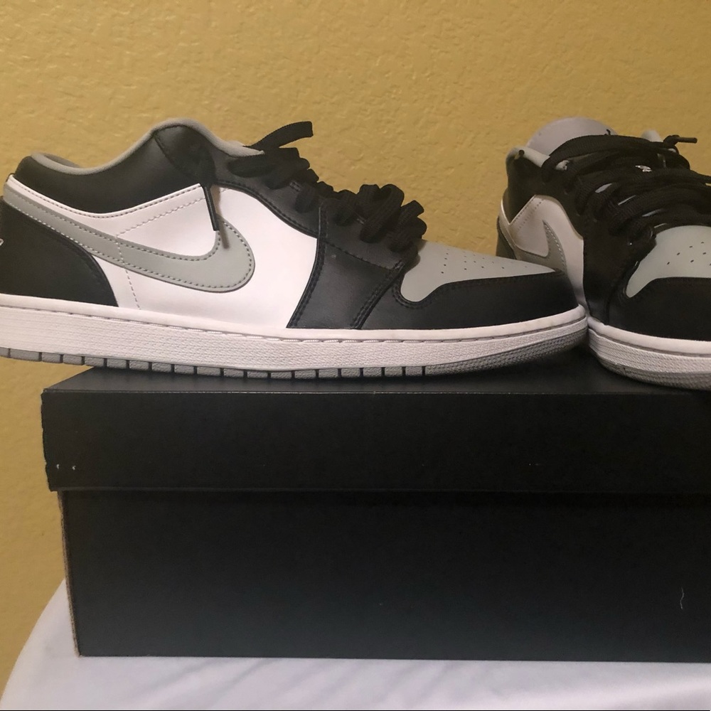 Jordan 1 low top Mens Gray Shoes size 11 1/2